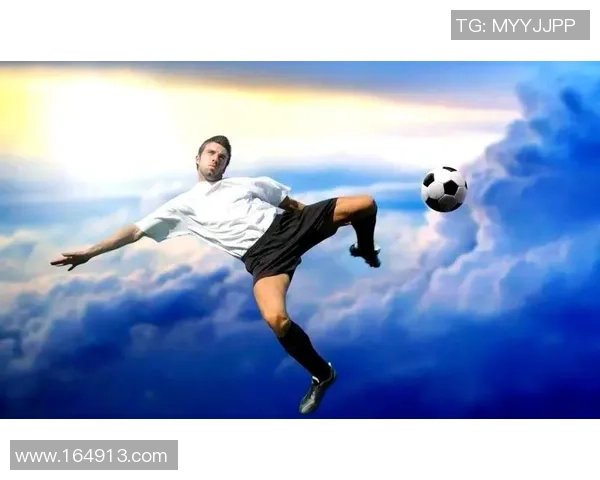 绿茵场上的力量与魅力足球肌肉帅男球星的激情与荣耀